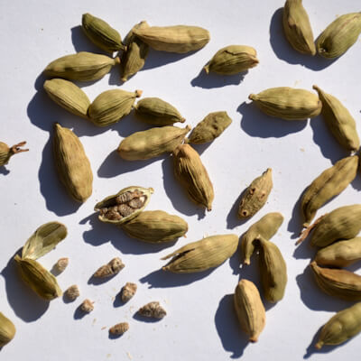 Kardamomfrüchte